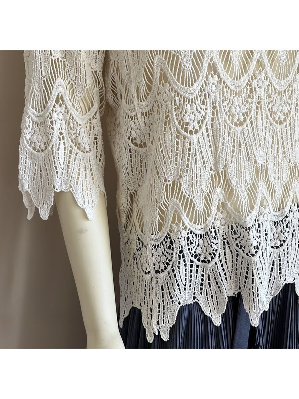 NWT Subtle Luxury Women’s Crochet 3/4 Sleeve Top Boho Glam Cream White S/M - Picture 3 of 14